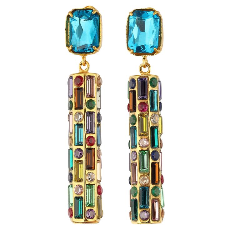 - **Unique Design**: The Cher Earrings feature an exceptionally unique design—cylindrical earrings adorned with various sizes of sparkling Swarovski stones, a style you won't find anywhere else. - **Statement Piece**: Designed to make a bold statement, these earrings are not small, yet they can be worn comfortably for up to 6 consecutive hours without causing any discomfort. - **Hypoallergenic Materials**: - The ear pins are crafted from 925 silver and plated with gold, ensuring they are non-all Shiny Earrings, Earring Pins, Swarovski Stones, Needful Things, Free Earrings, Jewelry Case, Natural Pearls, Deep Green, Gold Plated Jewelry