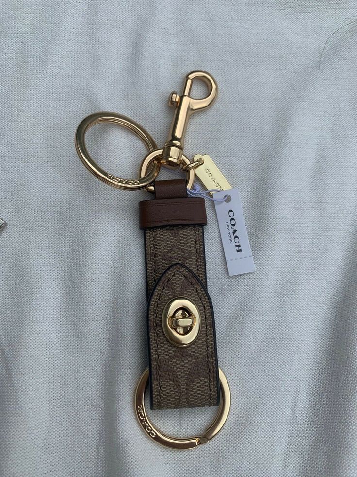 Coach Lanyard Keychain Fob Valet Brown Leather Signature C Print NWT. Condition is New with tags. Shipped with USPS First Class Package. Keychain Lanyard Aesthetic, Wallet And Keychain, Classy Jewlery, Cute Car Keys, Cute Keychain Aesthetic, Keychain Aesthetic Ideas, Fancy Keychain, Coach Lanyard, My Christmas Wishlist