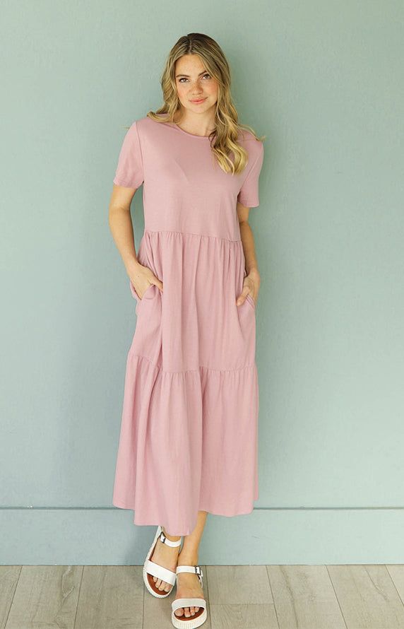 Modest Maternity Outfits, Maternity Outfits Plus Size, Colors For Spring, Best Summer Dresses, Flowy Fabric, Loose Fitting Dresses, Fit Details, Cover Ups, Shirt Fabric