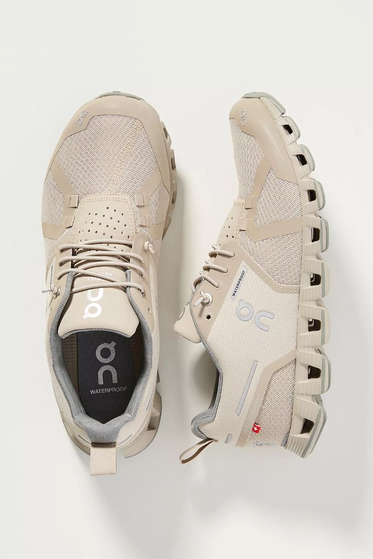 Sneaker 2022, Cute Running Shoes, Anthropologie Holiday, Cloud Shoes, Holiday Wishlist, Shoe Technology, Waterproof Sneakers, Professional Athlete, Workout Shoes