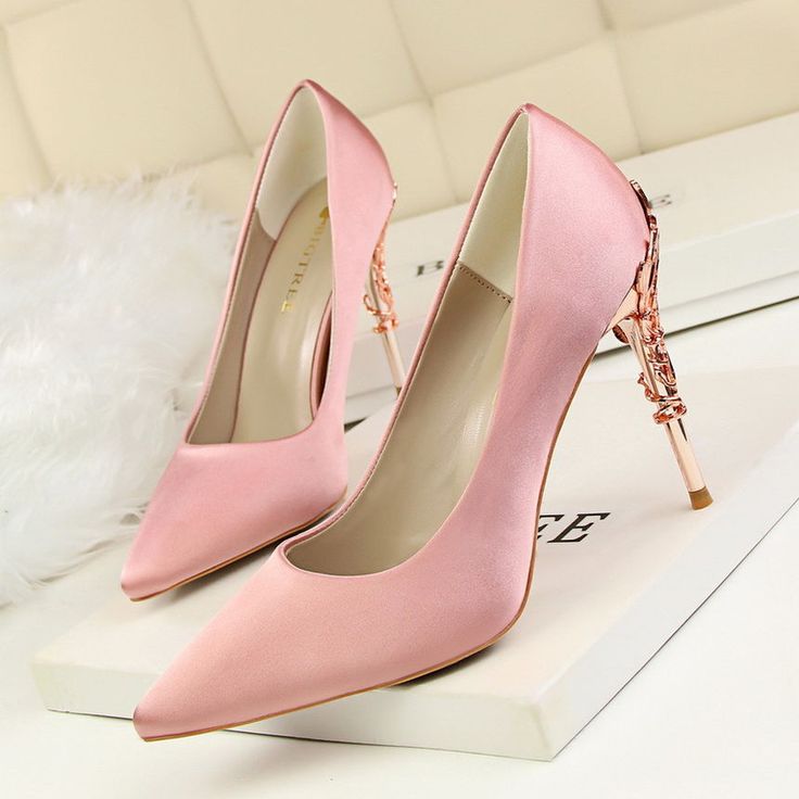 Sepatu Pump, Silk Dress Fashion, Wedding Shoes High Heels, Hak Tinggi, Basic Heels, Womens Stilettos, Super High Heels, Womens Wedding Shoes, Red Shoes