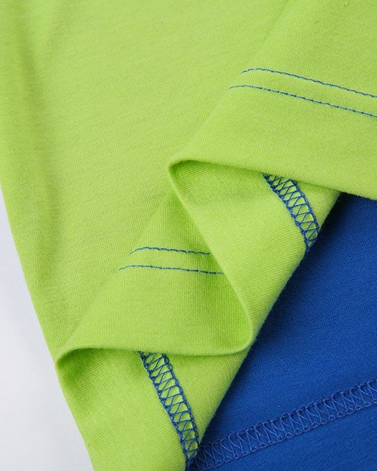 Details: Short-sleeve graphical T-shirt with matching color designTop Length: CroppedSleeve Length: Short SleevesMaterials:95% Polyester + 5% Spandex Fitted Blue Tops With Contrast Color, Casual Stretch T-shirt With Contrast Color, Fitted Blue Color Block T-shirt, Long Sleeve Color Block T-shirt For Summer, Green Fitted Long Sleeve T-shirt, Color Block Short Sleeve Stretch T-shirt, Stretch Cotton Color Block Tops, Stretch Color Block Short Sleeve T-shirt, Contrast Color Stretch T-shirt With Short Sleeves