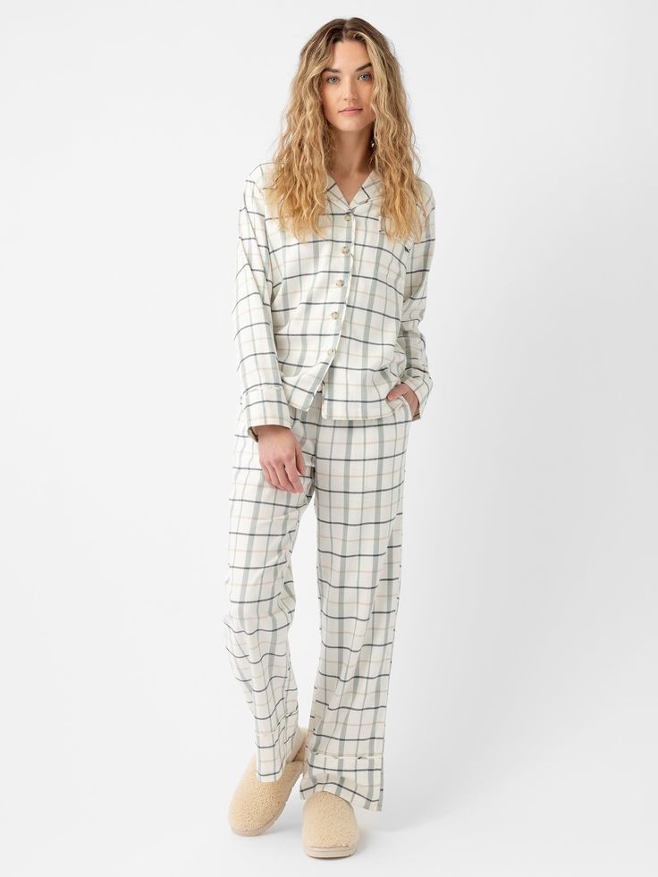 Effortless comfort and style starts with our Farmhouse Pajama Pant. Designed with a medium-weight woven fabric, these pants provide just the right amount of warmth and comfort. The modern unbalanced plaid design, paired with contrast piping, adds a touch of understated elegance. With a mid-rise fit, elastic waistband, and side pockets, these pants are as soft as they are stylish, perfect for leisurely mornings or cozy evenings. Fall Pajamas Women, Cute Winter Pajamas, Nice Pajamas, Cute Pajamas For Women, Pajama Collection, Pjs Set, Classic Pajamas, Bamboo Pajamas, Cozy Pajamas