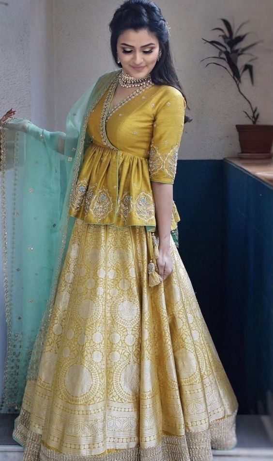 Long Blouse Designs, Salwar Kamiz, Half Saree Designs, Indian Dresses Traditional, Unique Blouse Designs, Indian Gowns, Indian Bridal Outfits, Designer Party Wear Dresses, Designer Dresses Casual