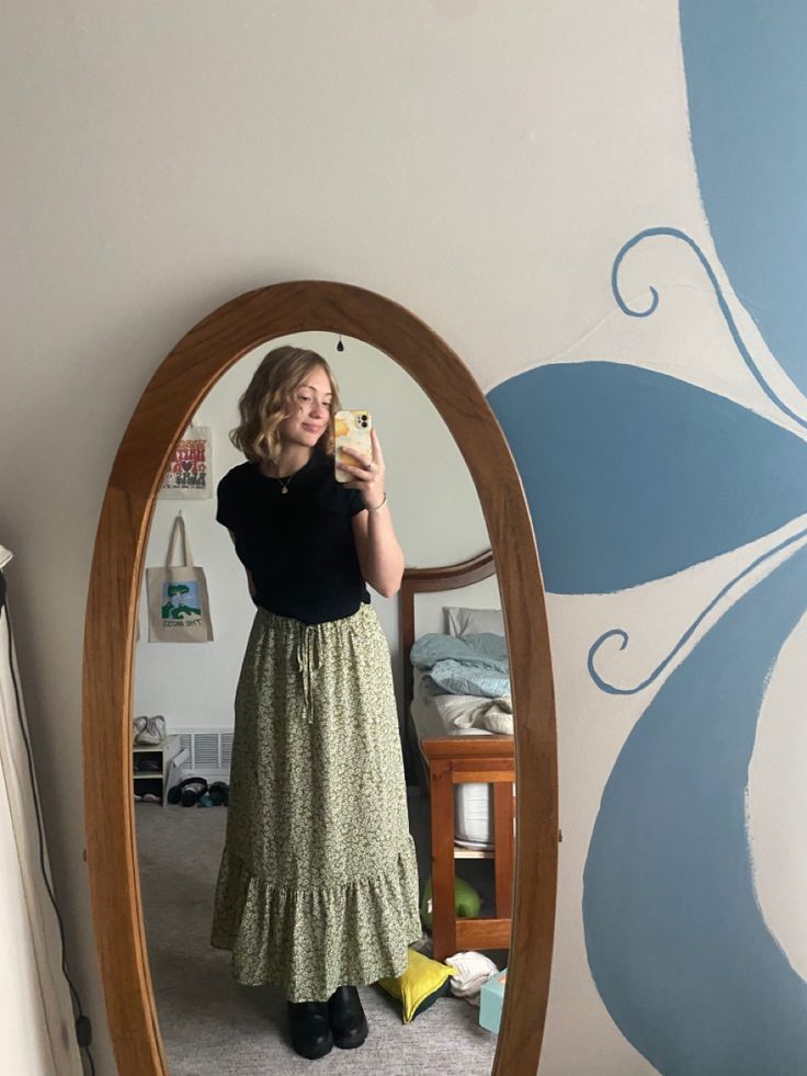 Modest church outfit, cute skirt, green clothes, indie style outfits, short hair curls Modest Indie Outfits, Indie Style Outfits, Short Hair Curls, Indie Outfits Aesthetic, Green Clothes, Church Outfit, Mori Kei, Hair Curls, Indie Style