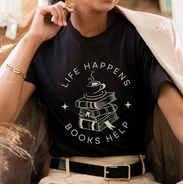 Bookish Tshirt Ideas, Book T Shirt Ideas, Bookish Fashion, Bookish Ideas, Bookish Style, Book Nerd Shirts, Bookish Merch, Shirt Design Inspiration, Bookish Things