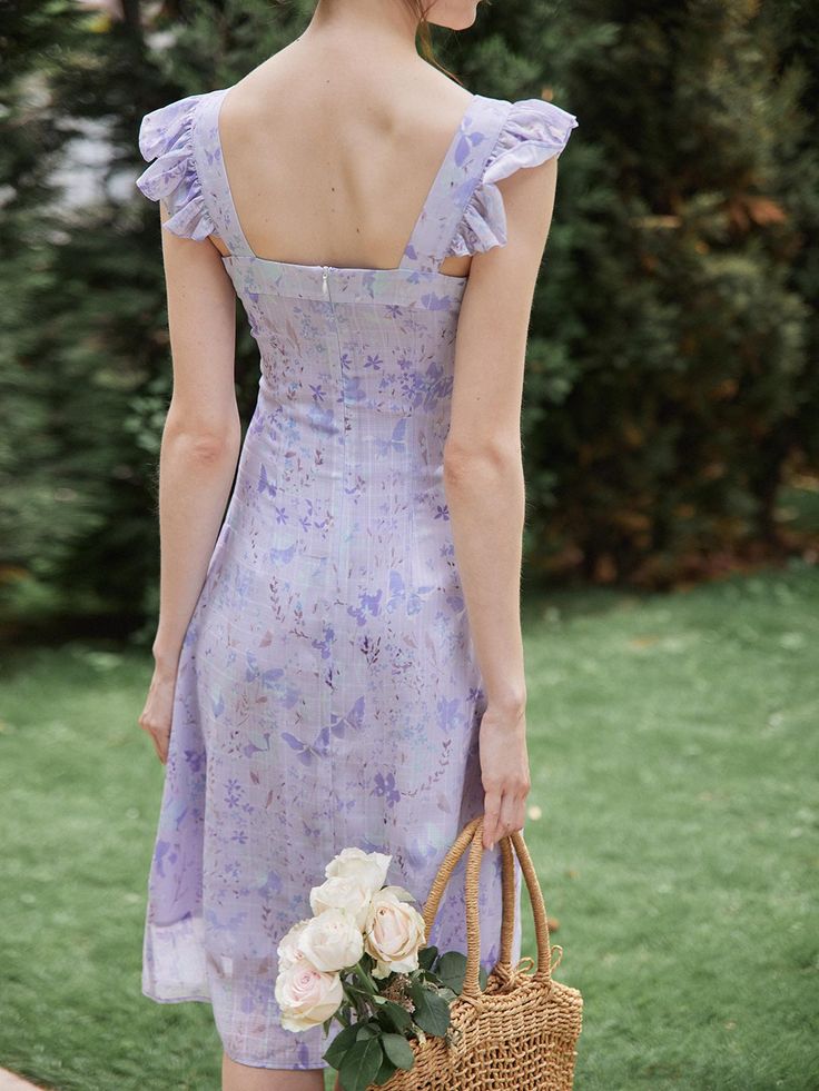 Get this vintage dress in Simple Retro. 2021 Spring/Summer simple retro style. Vintage Style Wedding Dress, Casual Weekend Style, Hogwarts Outfits, Baby Purple, Vintage Style Wedding Dresses, Midi Dress Formal, Purple Midi Dress, Simple Retro, Midi Slip Dress