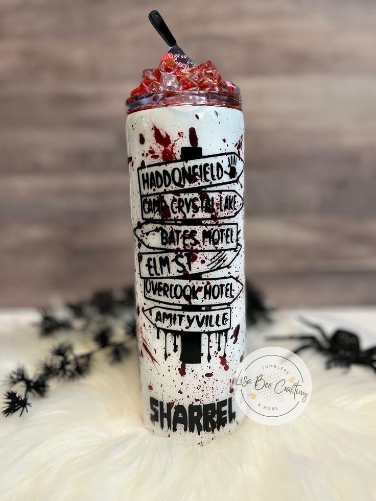 Horror Street Sign with Bloody Knife topper, movie Villains vinyl on opposite side. 20 oz skinny tumbler includes a lid and straw.  Each tumbler is coated in layers of food safe epoxy. Gives each tumbler a glass shine and smoothness. Tumblers are handmade with beautiful glitter to give that great sparkle! Tumbler is to be hand wash! Don't soak, microwave or put on the dishwasher. Due to the nature of this Tumbler being handmade no two are exactly the same however similar.  There may be slight imperfections, glitter or rough spots. Horror Vinyl Ideas, Horror Movie Tumbler Ideas, Halloween Tumbler Ideas Vinyl, Exopy Tumblers, Halloween Epoxy Tumblers, Horror Tumblers, 20 Oz Tumbler Ideas, Halloween Tumbler Cups, Halloween Tumbler Ideas