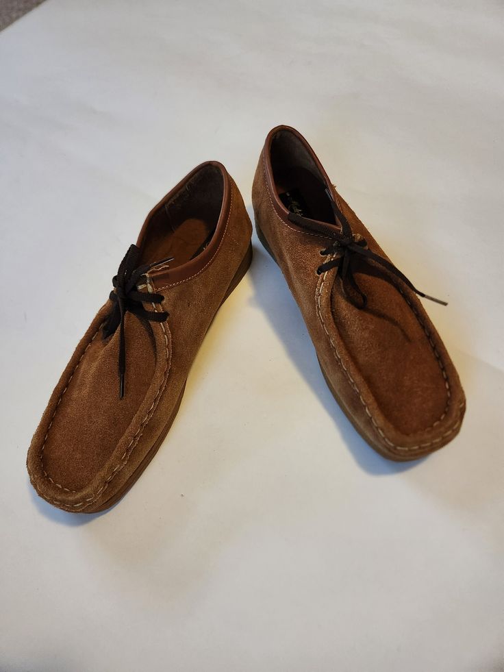 New, never worn Leather, suede Size 10 ladies Insole length 10.5" Ball of foot across 3.5" Heel height 1.5" Made in Spain No brand No size listed but came from a lady whose shoes were all Size 10. Classic Brown Lace-up Moccasins, Brown Lace-up Leather Walking Shoes, Brown Suede Lined Lace-up Shoes, Brown Lace-up Shoes With Suede Lining, Casual Low-top Suede Moccasins, Brown Suede High-top Leather Shoes, Brown Casual Leather Shoes With Laces, Casual Brown Leather Shoes With Laces, Classic Suede Lace-up Moccasins