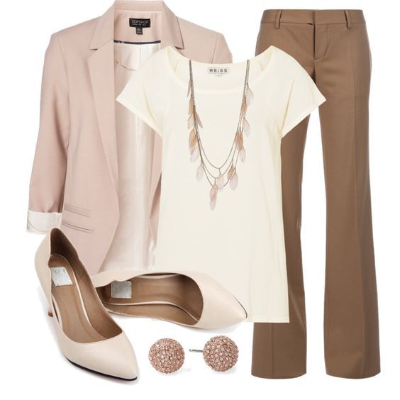 Fashion Inspirations Khaki Pants Outfit Work, Pants Outfit Work, Beige Blazer, Moda Chic, Brown Outfit, Teacher Teacher, Professional Attire, Teacher Outfits, Work Wardrobe