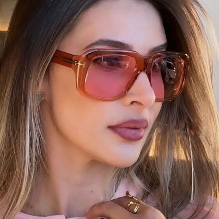 Tom Ford Bailey Sunglasses - Square Sunglasses Brown Pink Ft0885 Sunglasses Squared Acetate Style With Bold Lines And Metal 'T' Temple Decoration. Details Shiny Acetate Style With Shiny Metal T Logo On The Temple. 100% Uv Protection 57-18-140 Made In Italy Modern Polycarbonate Sunglasses For Parties, Modern Polycarbonate Sunglasses For Party, Modern Party Aviator Sunglasses With Glass, Clear Shield Sunglasses With Gradient Glass Lenses, Clear Shield Sunglasses With Gradient Lenses, Party Sunglasses With Gradient Lenses, Polycarbonate, Party Sunglasses With Gradient Lenses In Polycarbonate, Party Sunglasses With Gradient Lenses And Polycarbonate Material, Party Sunglasses With Gradient Lenses