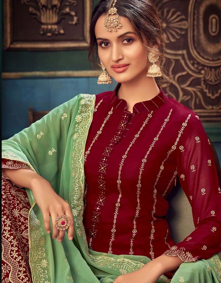 Designer Festive Wear Pure Georgette Sharara Suit Processing Time : 7 Business Days Work : Zari Embroidery Work Fabric:Top : Pure Georgette Bottom : Georgette Dupatta : Georgette Color:Top : Maroon Bottom : Maroon Dupatta : Sea Green Maroon Dupatta, Indian Suits For Women, Maroon Suit, Georgette Sharara, Maroon Outfit, Pakistani Salwar, Zari Embroidery, Georgette Dupatta, Unstitched Dress Material