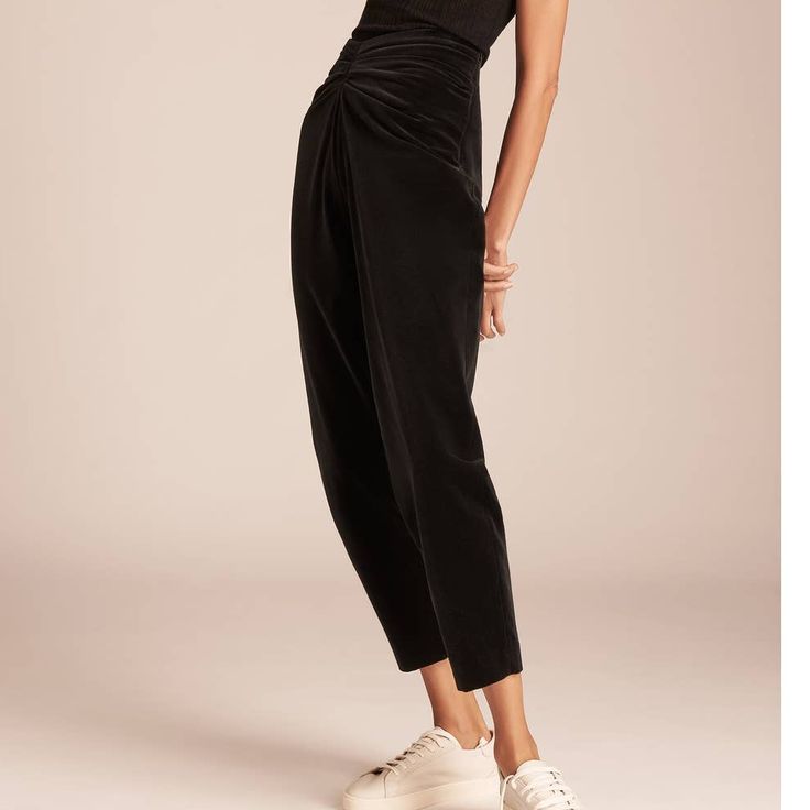 Zara Limited Edition High -Rise Velvet Pants. New With Tag. Size S. Ref.8020/670 High-Waisted. Draped Front. Hidden Inseam Side Zip Closure. 100% Cotton. Waist-13', Rise-11.5", Inseam-26.5" (All Measurements Are Approx.) Casual High Waist Bottoms For Evening, Chic Tapered Leg Pants For Date Night, Black Tapered Bottoms For Spring, Casual Zara Pants For Evening, Zara Casual Evening Pants, Zara Casual Evening Bottoms, Zara High Waist Pants For Date Night, Fitted Tapered Leg Bottoms For Date Night, Fitted Ankle-length Pants For Date Night