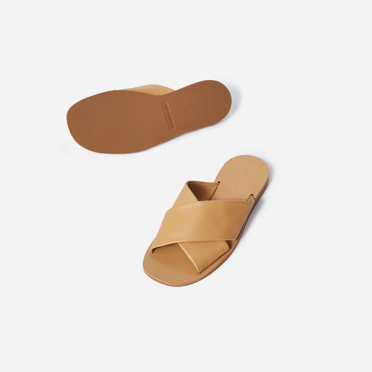 Women’s Day Crossover Sandal | Everlane Everlane Shoes, Tapered Square, Summer Flip Flops, Trends 2023, Womens Slides, Cross Straps, Italian Leather, Slip On Sandal, Women's Shoes Sandals