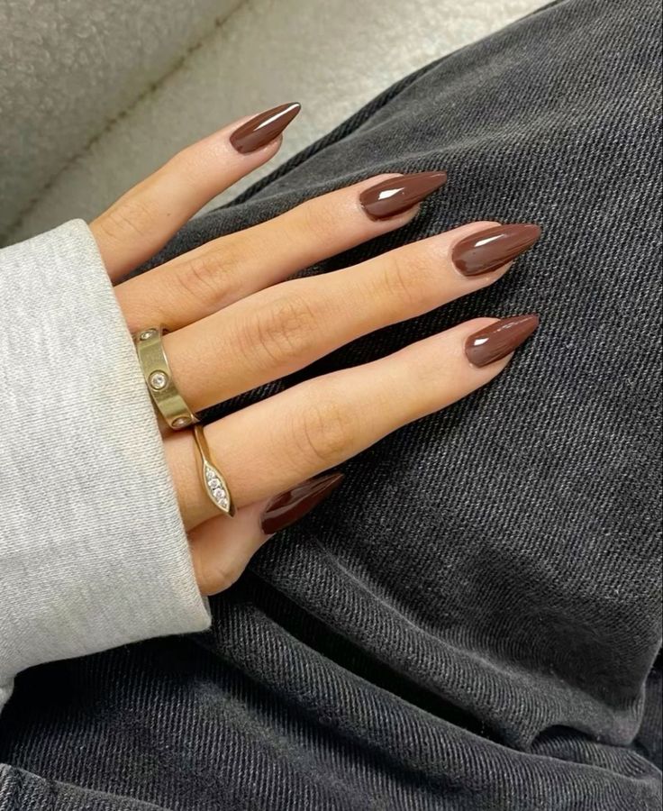 Espresso Nails, Espresso Brunette, Subtle Nails, Casual Nails, Almond Acrylic Nails, Nagel Inspo, Cat Kuku, Neutral Nails, Girls Nails