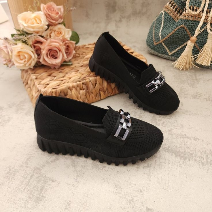 Women knitwear shoes comfortable and breathable material. Black Textile Slip-ons With Rubber Sole, Black Casual Non-slip Slip-on Sneakers, Comfortable Black Non-slip Slip-ons, Casual Black Breathable Slip-ons, Black Textile Low-top Slip-ons, Black Non-slip Slip-on Sneakers With Flat Heel, Casual Black Loafers With Textured Sole, Casual Black Low-top Loafers, Black Casual Loafers With Textured Sole