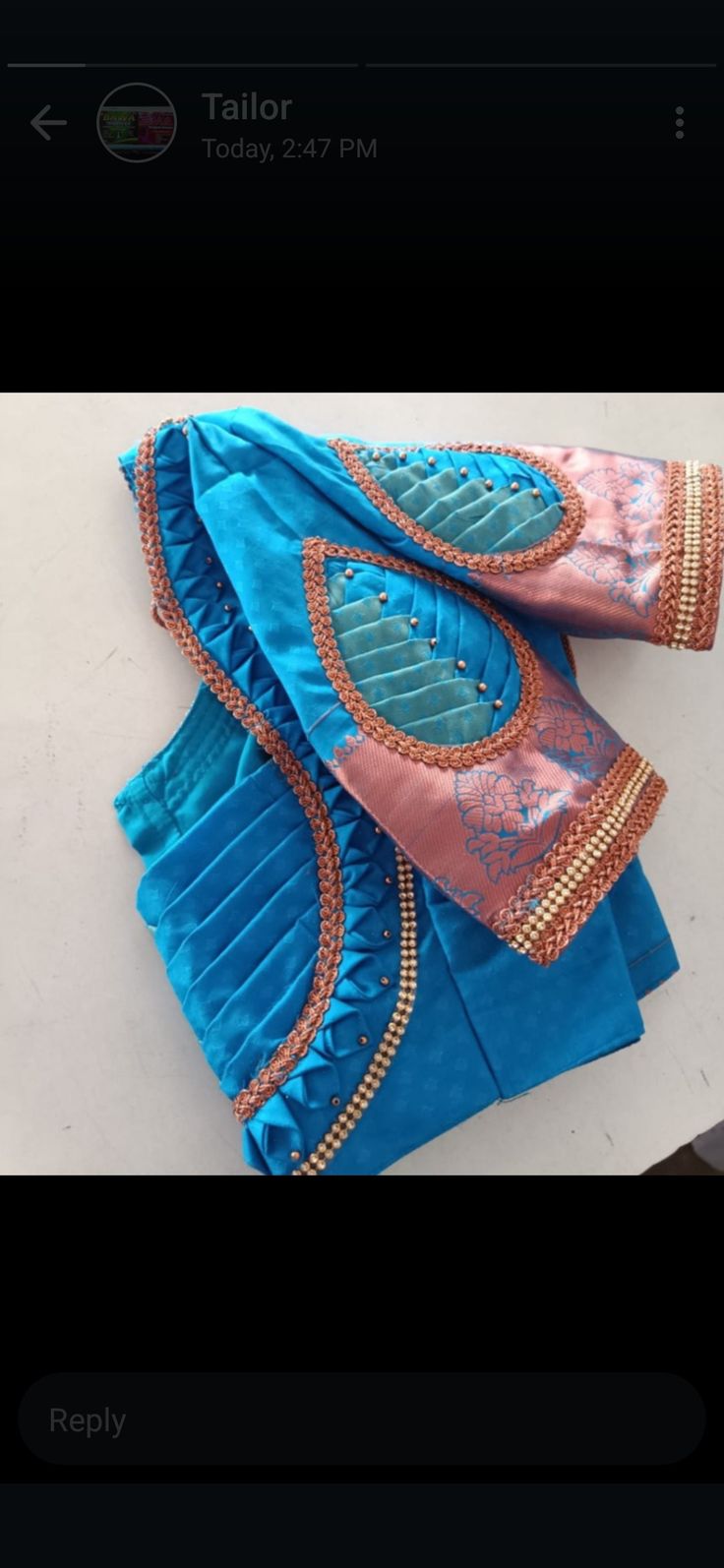 Half Hand Blouse Designs, Saree Blouse Hand Designs Latest, Patch Work Blouse Designs Latest, Saree Blouse Sleeve Design, Hand Blouse Designs, Simple Design Blouse, Blouse Stitching Designs, Blouse Hand Designs Latest, Pattern Blouse Designs