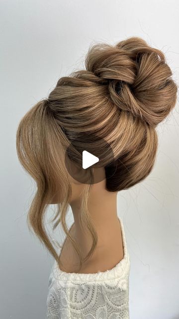 Formal Bun Hairstyles High Tutorial, Up Do Bun Hairstyles, Sleek High Bun Wedding Hair, Chignon Alto Tutorial, High Bridal Bun, Business Updo Hairstyles, How To Do A High Bun, Easy High Updo, Hair Bun Styles Wedding