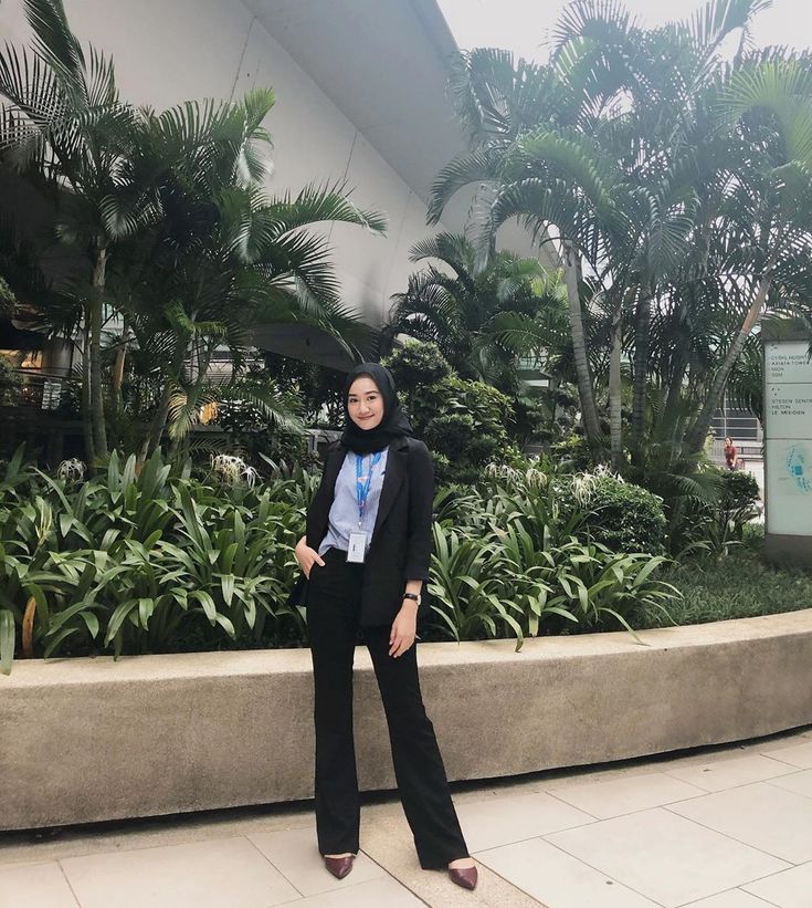 Interview Outfit Women Hijab, Outfit Blazer Hijab Casual, Ootd Kerja Casual, Blazer Outfits Hijab Formal, Women Blazer Outfit Formal, Black Blazer Outfit Hijab, Formal Hijab Outfit Work, Style Blazer Hijab, Foto Formal Kerja Hijab