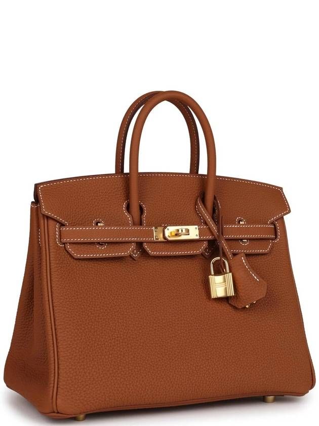 Gender: Women Brand: HERMES Product Name: Birkin 25 Togo Gold Hardware Tote Bag Gold Bags Alora Code: 83115852 Color: brown Origin: France Designer Style ID H041344CC37 Gold Bags, Hermes Birkin 25, Gold Bag, Birkin 25, Cross Bag, Timeless Handbag, Designer Style, Bags Designer Fashion, Exclusive Bag