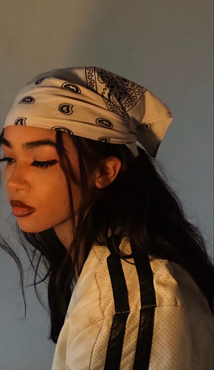 Hip Hop Bandana Hairstyles, Baddie Bandana Hairstyles, Hairstyles For Long Hair Bandana, Summer Outfits With Bandanas, Long Hair Tomboy Hairstyles, Low Bun With Bandana, Cute Hairstyles For Traditional Wear, Hairstyles W Bandanas, Tie A Bandana In Your Hair