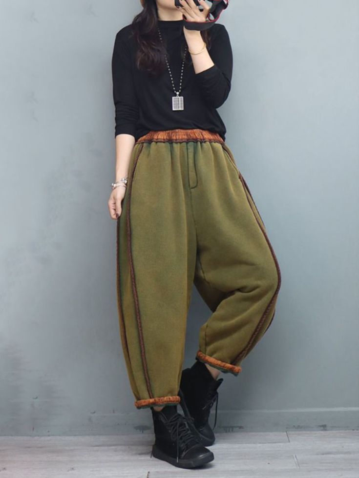 Style: Casual Material: Cotton Pattern: Solid Color Length: Ninth Pants/Skirts Closure Type: Elastic Silhouette: Loose Gender: Female Season: Winter #sweatpants #cotton #fleecedpants #winter Red Outfits For Women, Winter Sweatpants, Loose Pants Outfit, Cotton Pants Women, Sweatpants Outfits, Fashion Silhouette, Sweatpants Style, Pants Outfit Casual, Tracksuit Set