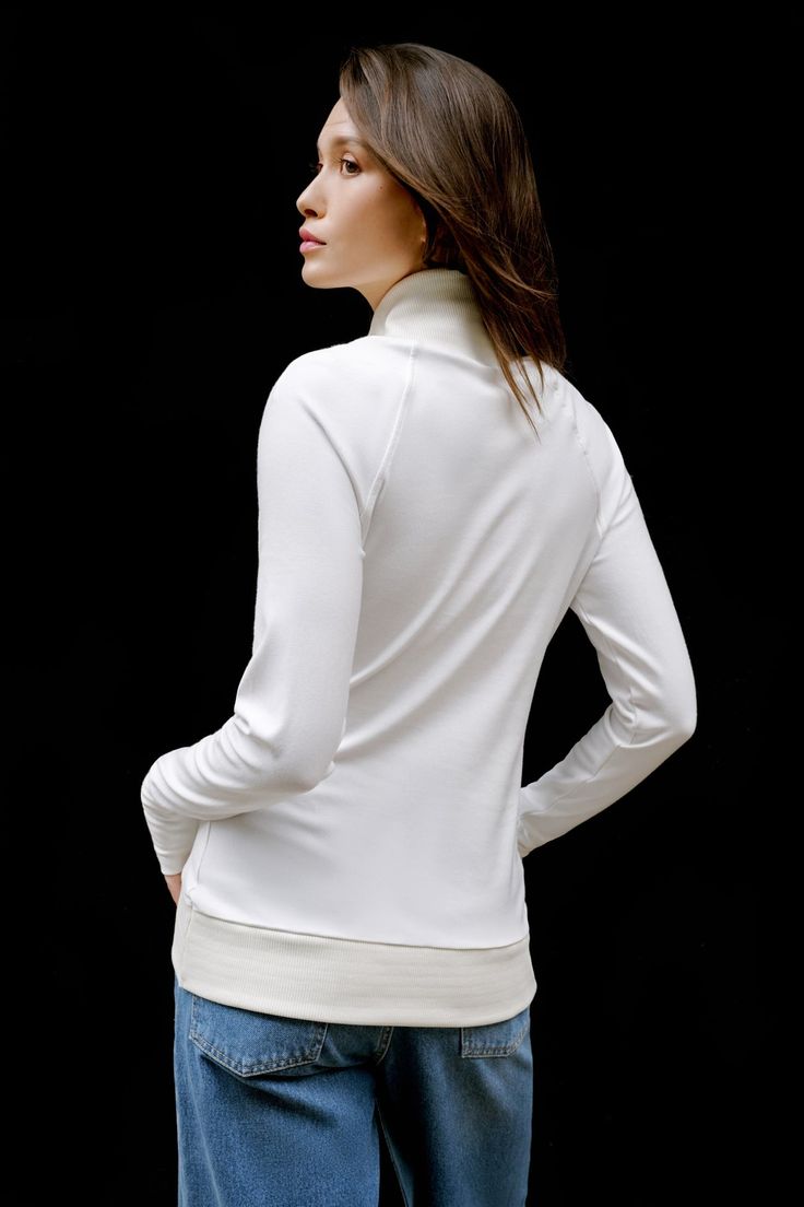 No fuss, just pure style. A fresh perspective on our best-selling Geneva Sweatshirt, the Soren Sweatshirt features the same tulip hem and long raglan thumbhole sleeves you love, combined with a high collar and cuffs enhanced with ribbed texture. From our silky-soft, lightweight European French Terry, Soren will have you living in her for days on end – morning through midnight. [SPLIT] Yada, in off white, is 5'9" (175 cm) tall, wearing size XS. Maritza, in black and chestnut, is 5'9.5" (177 cm) t White Chestnut, Off White Sweatshirt, Fresh Perspective, Tunic Hoodie, Turtleneck Sweatshirt, Just Style, Ribbed Texture, White Sweatshirt, Collar And Cuff