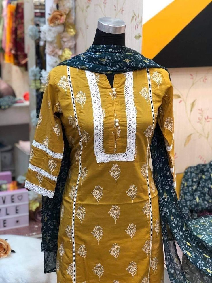 Lass Design Kurti, Laise Design Kurti, Cotton Lace Design On Printed Suits, Lace Work Suit Design, Lass Design Suit, Lace Design On Printed Suits, Lace Work Kurti, Lace Designs On Suits, Jewelry Dress