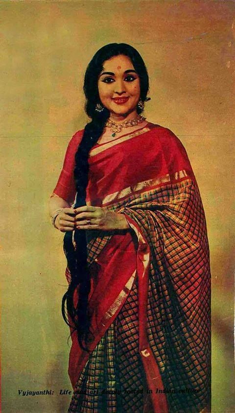 Vintage Saree Look, Vintage Saree Photoshoot, Retro Saree Look, Vaijayanti Mala, Vintage Indian Fashion, Indian Retro, Bollywood Retro, Vintage Saree, Vintage India