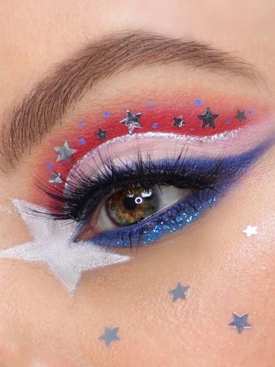 Stunning 4th of July Makeup Eyeshadow Looks for a Patriotic Celebration Red White And Blue Makeup Looks, Ciy Move, Cute 4th Of July Makeup, 4th Of July Makeup Eyeshadow, Patriotic Makeup Eye, 4th Of July Makeup Looks, America Makeup, 4th Makeup, Fourth Of July Makeup