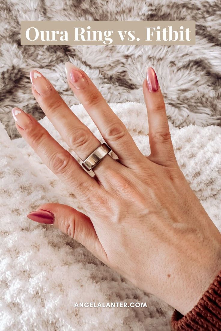 Styling Oura Ring, Oura Ring Gold, Oura Ring Women, Oura Ring Styling, Fitbit Aesthetic, Oura Ring, Angela Lanter, Fitness Tracking, Smart Ring