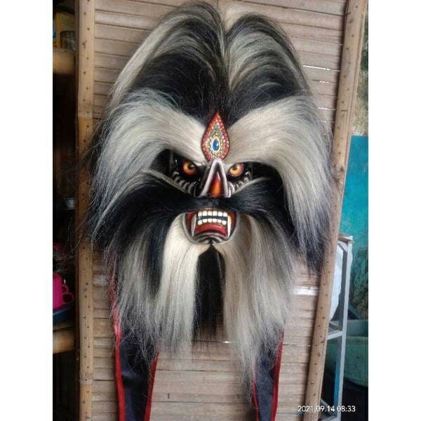 🌸FREE SHIPPING🌸 The Bujang Ganong mask is one of the complementary masks for the traditional art of Reog Ponorogo, Bujang Ganong is the Patih of Prabu Kelono Sewandono who created the Reog art. material: - wooden mask - Sintetic hair - peacock feather decoration on the forehead mask this mask beautiful as wall decor in your house, office, hotel or cafe...also perfect to use at halloween party 😍 for souvenir, gifts, etc. 🌺 Thank You 🌺 Traditional Black Masks And Prosthetics For Carnival, Traditional Black Costume Masks And Prosthetics, Traditional Masks And Prosthetics For Carnival, Traditional Masks And Prosthetics For Masquerade Festivals, Traditional Masks For Masquerade And Festivals, Traditional Masks And Prosthetics For Festivals, Traditional Full Face Carnival Masks, Filipino Mask, Traditional Carnival Masks And Prosthetics