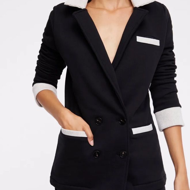 Nwt Wknd Nation Black Gray Fleece Leisure/Office Blazer Jacket Women’s Sz M $98 New With Tags This Double Breasted Blazer Is Chic And Tailored. Made With The Softest And Coziest Year-Round Fleece. This Jacket Is All About The Details- Contrast Ribbed Trim At Cuffs Pockets Collar That Can Be Worn Up Or Down Pair It With Work Slacks, Jeans Or Even Bike Shorts! * Photographed On A Size 6 Mannequin* Approximate Measurements: Ch: 19.5 Sh: 16 Sl: 24.5 Waist: 17.5 Total Length: 28.5 Trendy Winter Blazer For Layering, Long Sleeve Fleece Jacket For Winter Workwear, Winter Workwear Fleece Jacket With Long Sleeves, Black Fleece Jacket For Fall Layering, Fleece Outerwear For Fall Workwear, Fleece Outerwear For Work In Fall, Winter Fleece Jacket For Work With Long Sleeves, Fleece Outerwear For Fall, Fall Blazer With Contrast Trim And Long Sleeves