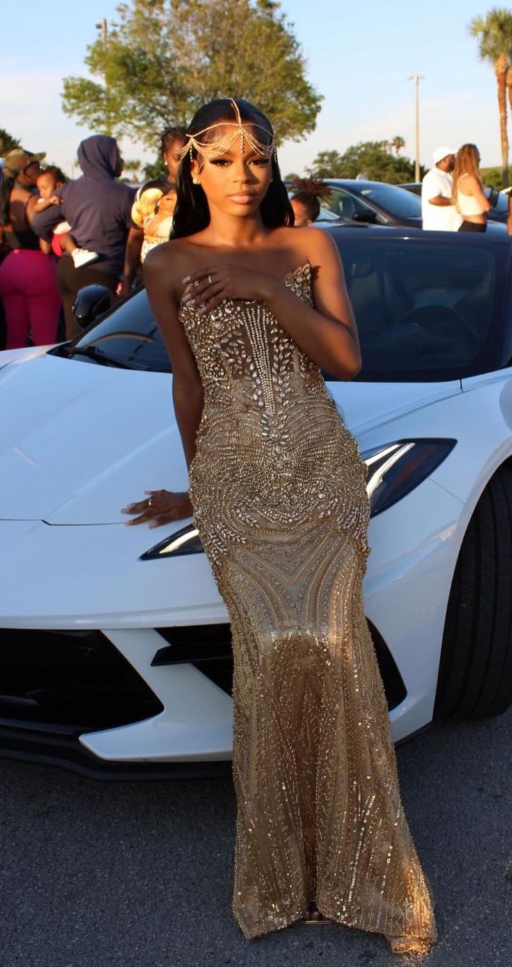 Gold Elegant Prom Dress, Grad Dresses Black Women, Gold Homecoming Dress Black Women, Gold Prom Outfits, Champagne Prom Dress Black Women, Gold Prom Looks, Gold Graduation Dress, Brown Prom Dresses Black Women, After Prom Outfit Ideas