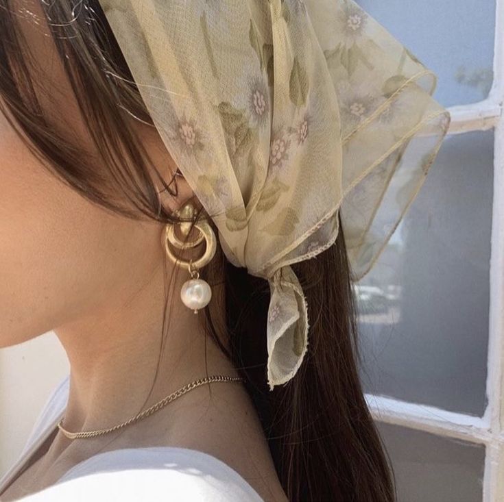 Accessories 2020, Emma Rose, Mode Inspo, Mode Vintage, Aesthetic Hair, Looks Style, Mode Inspiration, Looks Vintage, Scarf Hairstyles