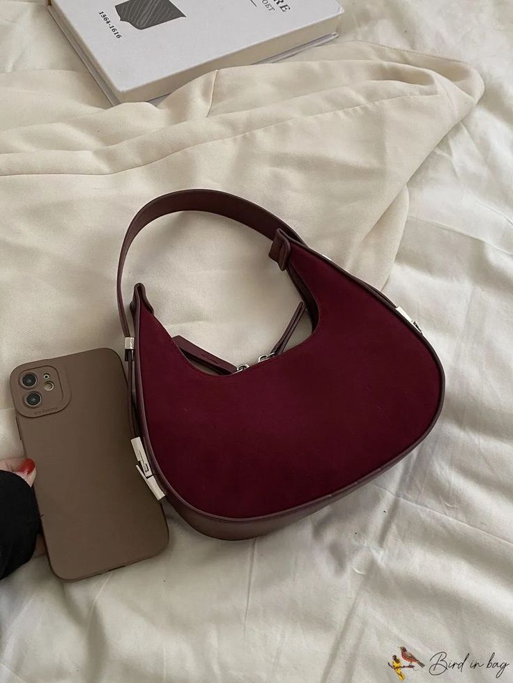 BirdinBag - Stylish Dual-Toned Hobo Handbag Everyday Bag Essentials, Hobo Bag Patterns, Sacs Tote Bags, Burgundy Bag, My Style Bags, Best Purses, Hobo Handbag, Fancy Bags, Pretty Bags