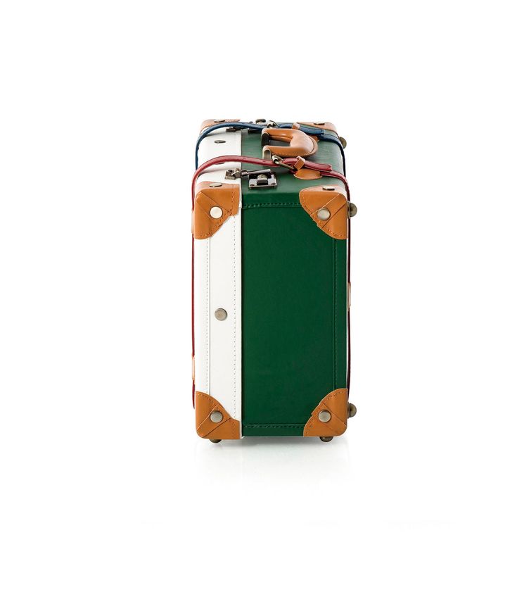 This luggage bag is the perfect everyday companion, featuring a long strap for comfortable and hands-free carrying. The ergonomic design is comfortable and stylish, ensuring you can go about your day with ease. Vintage Luggage, Green Pearls, Luggage Bag, Ergonomics Design, Ergonomic Design, Hands Free, Luggage Bags, United States, Green