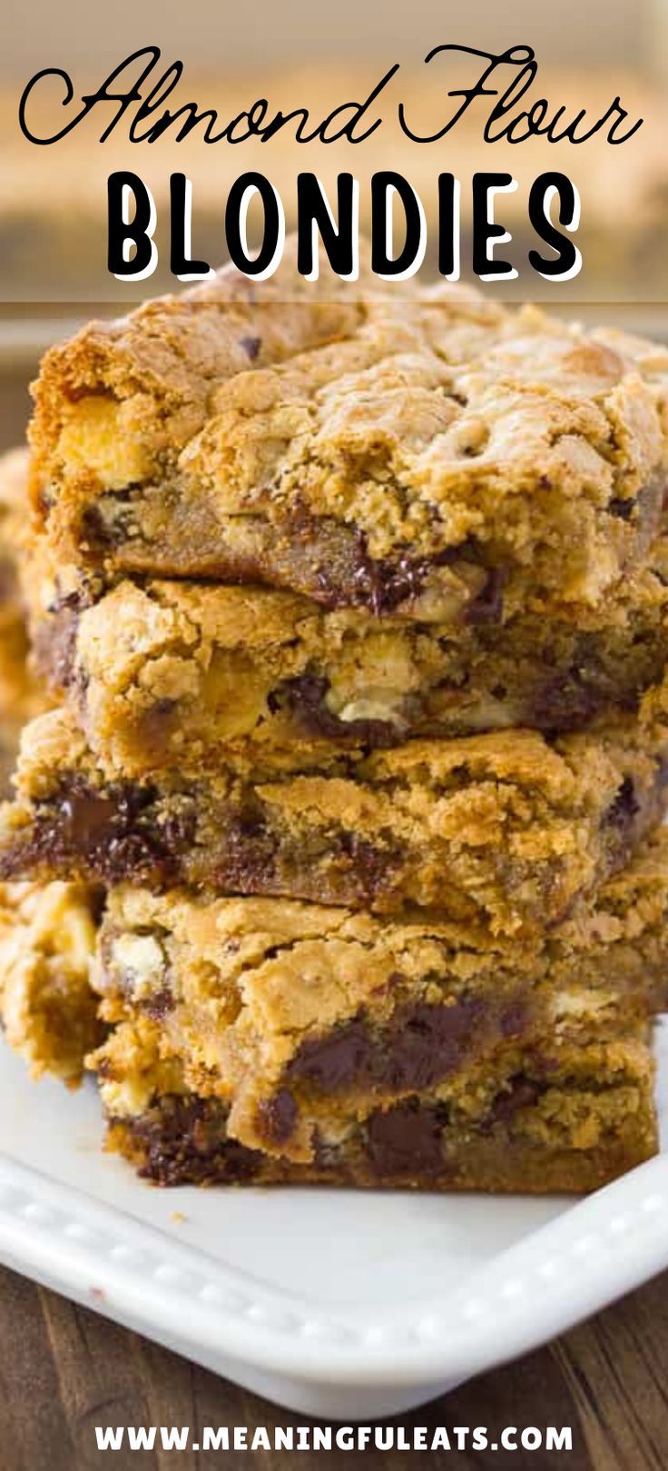 5 almond flour blondies swirled with chocolate chips stacked onto of each other Almond Flour Blondies, Chocolate Chip Blondies Recipe, Almond Flour Recipes Desserts, Best Blondies Recipe, Almond Flour Desserts, Cheesecake Oreo, Chocolate Chip Blondies, Baking With Almond Flour, Toll House