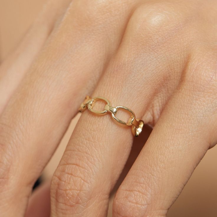 ◾14k Solid Gold Chain Link Ring for Women, Bold Chain Ring, Stacking Ring, Thick Chain Curb Ring, Wedding&Engagement Gold Ring, Lover Gift Make yourself feel one step ahead with our unique rings that you can buy for yourself or gift to your loved ones. ◾MADE TO ORDER◾ * Raw Material: 100% 14K Solid Gold * Gold Color selection: Yellow Gold, Rose Gold, White Gold * All sizes from 2-11 US * 14k (585) Stamp is available in all our products. * Our products are guaranteed and sent with a certificate. 14k Gold Chain Jewelry For Anniversary, Yellow Gold Oval Link Rings Tarnish Resistant, Gold Oval Stackable Rings For Promise, Gold Stackable Promise Rings, 14k Gold Link Chain Ring, Promise Jewelry With Open Band Metal Ring, Gold Oval Stackable Promise Rings, Open Band Metal Ring Jewelry For Promise, Oval Diamond Cut Jewelry For Promise