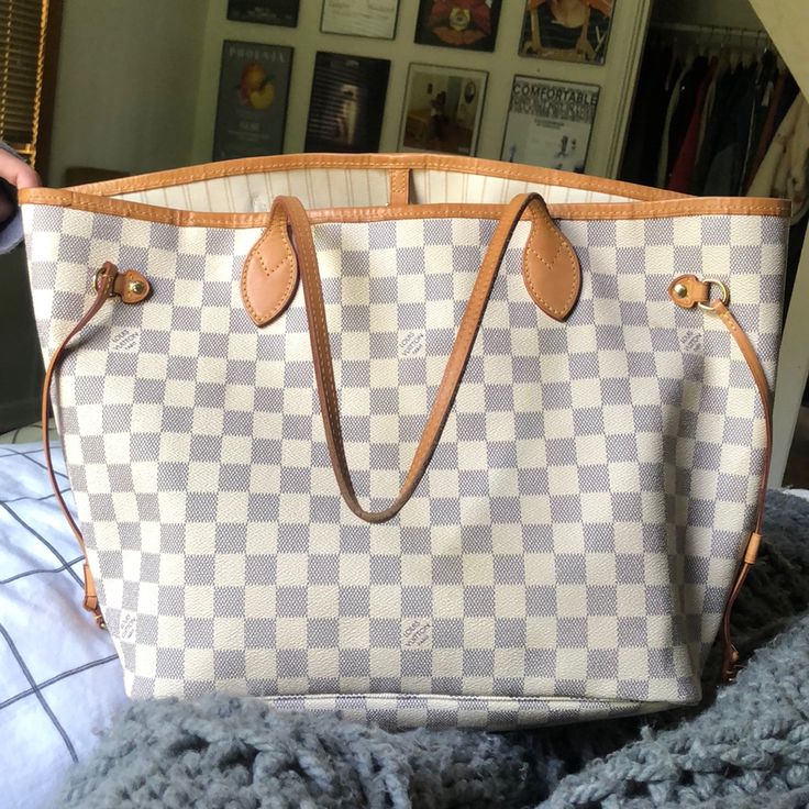 Very Great Condition. I’ve Only Had For 3 Years And Did Not Take Out Much. Louis Vuitton Purse, Selling On Poshmark, Louis Vuitton Bags, Louis Vuitton Bag Neverfull, Take Out, Free Items, Luxury Items, Authentic Louis Vuitton, Cream White