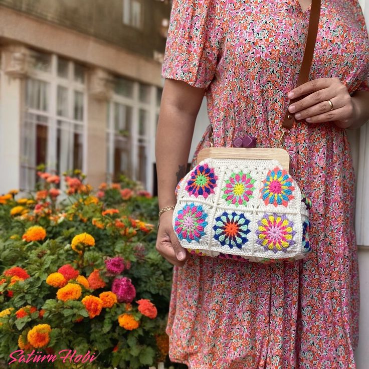 A wonderful summer bag with a feast of colors.  You can use this bag, which can be used in two ways, as a handbag or a crossbody bag.💕🤩  To order different colors, just contact me.😌 Size ; 32 cm * 24 cm Summer Square Satchel With Detachable Handle, Summer Rectangular Crochet Bag With Detachable Handle, Summer Crossbody Crochet Bag For Daily Use, Crochet Bag With Removable Pouch For Summer, Crochet Bag With Removable Pouch For Daily Summer Use, Summer Crochet Bag With Detachable Top Handle, Summer Crochet Bag With Removable Pouch For Daily Use, Summer Crochet Shoulder Bag With Removable Pouch, Summer Rectangular Hobo Bag With Detachable Handle