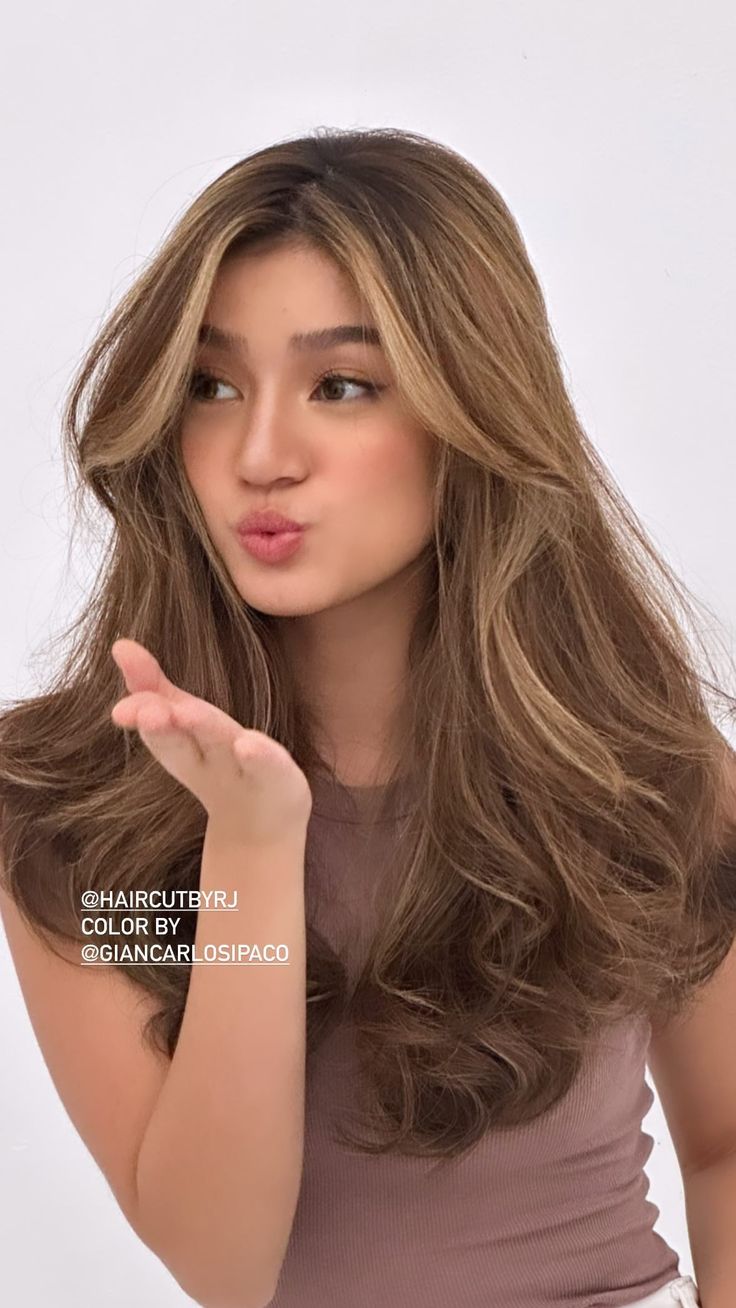 Hair For Filipina, Hair Color Ideas Morena Skin, Hair Color For Morena Skin Filipina Balayage, Hair Highlights For Morena Skin, Hair Color For Morena Skin Filipina Highlights, Hair Color For Filipina Skin, Hair For Morena Skin, Filipino Dyed Hair, Belle Mariano Hair