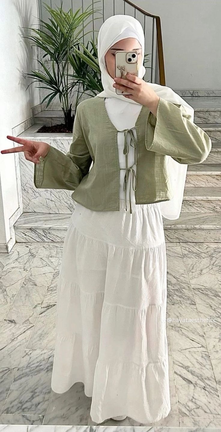 Modest Spain Outfits, Hijab Fashion For Summer, Hijabi Inspired Outfits, Dresses Hijabi Outfits, Modest Summer Fashion 2024, Modest Fashion Hijab Casual, Hijabi Aesthetic Outfits Abaya, Hijabi Girl Outfit Summer, Amused By Modesty