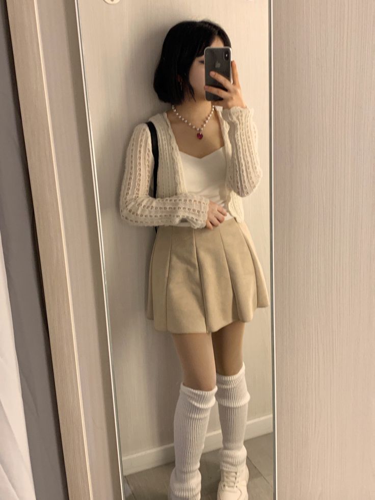 Soft Beige Outfit Aesthetic, Tan Skirt Outfit Aesthetic, Creamy Outfit Aesthetic, Kakis Skirt Outfit, Outfits With Cream Skirt, Cream Plaid Skirt Outfit, Tan Skirt Outfit Ideas, Beige Stockings Outfit, Light Beige Skirt Outfit