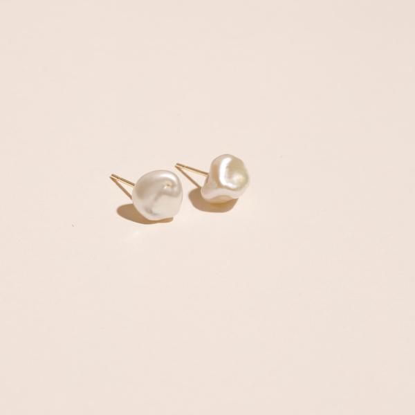 Freeform Pearl Studs – STONE AND STRAND Tennis Jewelry, Jewelry Styles, Baroque Pearl Earrings, Wedding Sale, Pearl Design, Pearl Types, Freshwater Cultured Pearls, New Jewelry, Pearl Stud Earrings