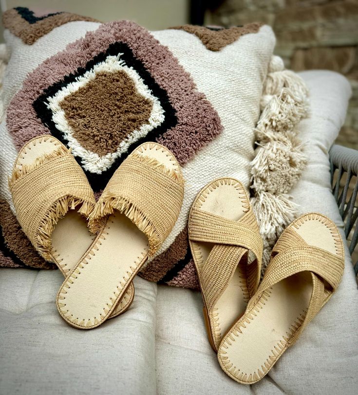 Raffia Sandals - Women's Handwoven Beach Shoes - Natural Fiber Shoes Beach Sandals With Woven Jute Sole, Beige Woven Sole Flip Flops For Beach, Beach Sandals With Jute Material, Jute Open Toe Sandals For Beach, Natural Espadrilles With Textured Footbed For Vacation, Beige Beach Flip Flops With Woven Sole, Summer Beach Sandals In Jute, Comfortable Beige Flip Flops For Beach, Beige Straw Mules For Vacation