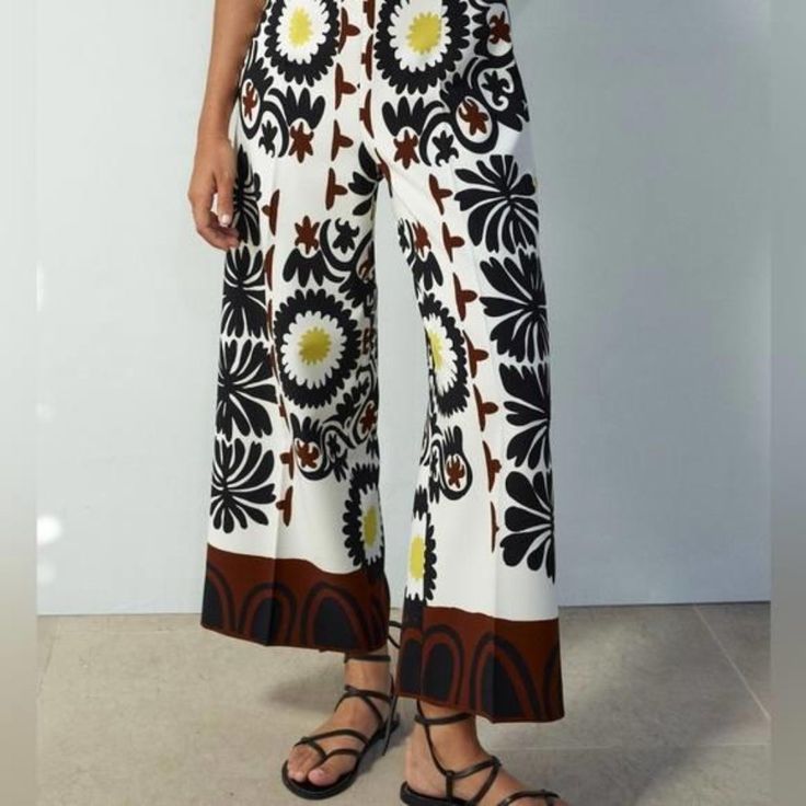 Nwot Women S Zara Bohemian Printed Culottes The Fabric Is Very Stretchy And Flattering! These Would Be Perfect Walking Around A Beautiful Resort, Or Dressed Up For A Day At The Office. Wide Leg Culottes, Day At The Office, Bohemian Print, Bohemian Floral, Zara White, Zara Pants, The Office, Pant Jumpsuit, Wide Leg