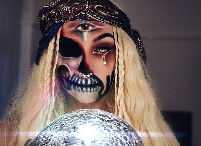 Scary Fortune Teller, Asylum Horror, Fortune Teller Makeup, Fortune Teller Costume, Occult Tarot, Halloweenský Makeup, Halloween Make-up Looks, Holloween Makeup, Eyebrows Eyelashes