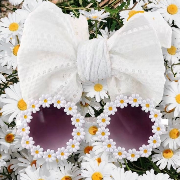 New Cute Adorable Outdoor Beach Baby Girl Gift Set - 2 Pieces White Butterfly Tie Hair Band & White Round Flower Sunglasses! Recommended Uses For Product: Securing Hair Age Range Description: Infant Applicable Age Group: 3 Years Old (Exclusive) - 6 Years Old (Inclusive) 13cm / 5.2 Inches Warning: Choking Hazard-Small Parts. Not For Children Under 3 Yrs. Summer Party White Sunglasses, White Summer Party Sunglasses, White Plastic Sunglasses For Gift, White Plastic Sunglasses As Gift, Playful White Sunglasses For Gifts, Playful White Sunglasses For Gift, Adjustable Sunglasses For Summer Beach, Playful White Sunglasses As Gift, Handmade Sunglasses For Summer Gift