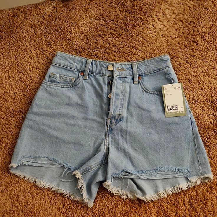 Brand New Never Worn H&M Size: Us 2 / Eur 34 H&m High Waist Denim Blue Jeans, H&m Denim Blue Jeans For Spring, Trendy H&m Bottoms For Spring, H&m Spring Denim Blue Jeans, Spring H&m Denim Blue Jeans, H&m High Waist Cotton Jean Shorts, H&m High Rise Cotton Shorts, Trendy Cotton Jean Shorts By H&m, H&m High Rise Shorts For Summer